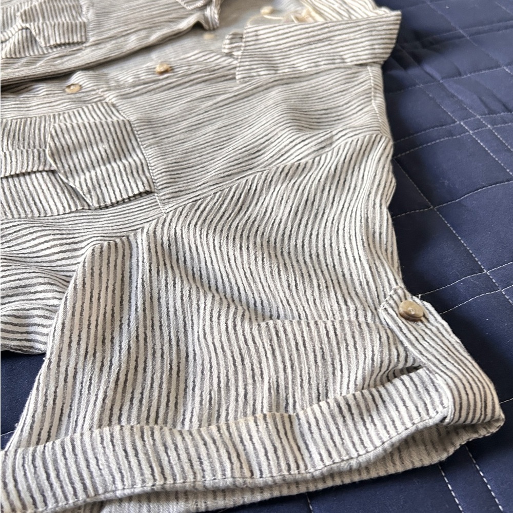 Sim and Sam Button-down lightweight shirt